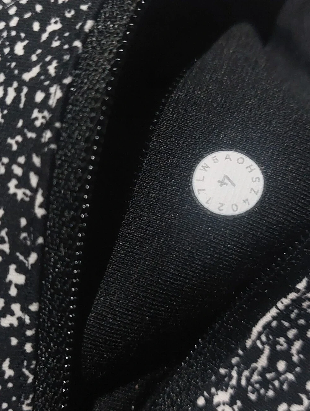 Lululemon Pace Percect leggings in Air time size 4